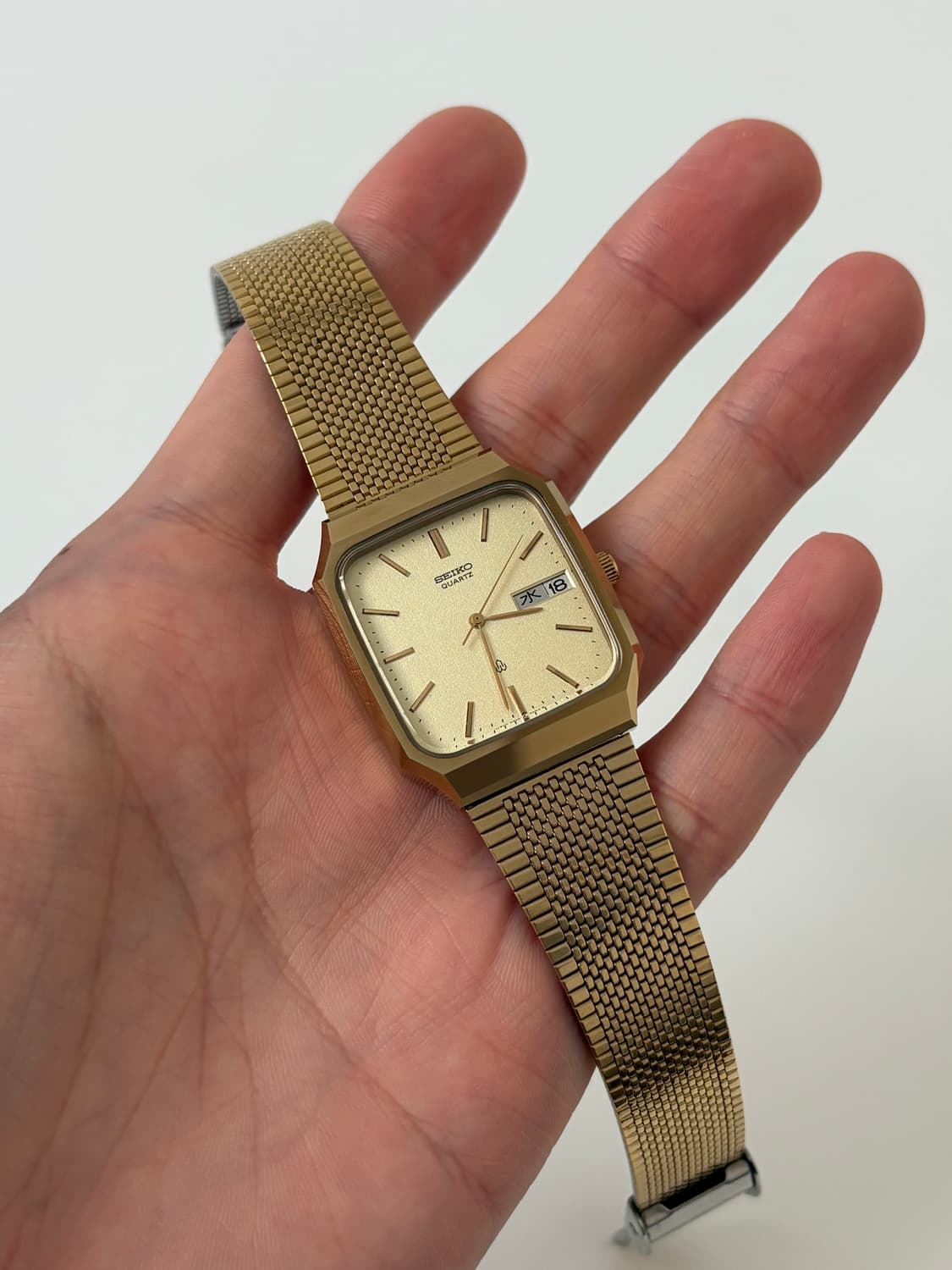 1980s Chariot Texture Gold Square Quartz 상품이미지2