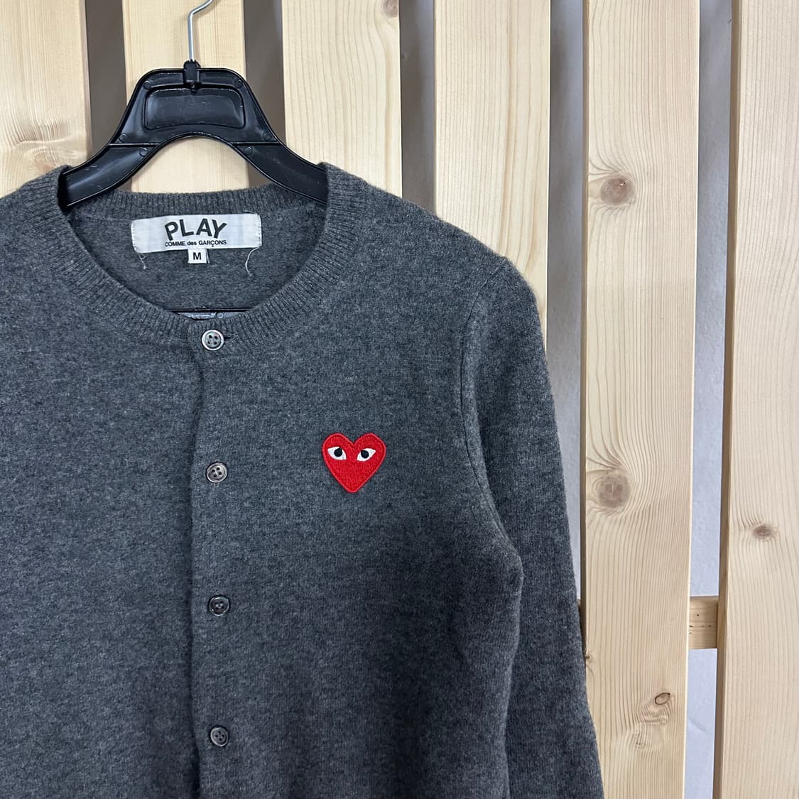 (M) 꼼데가르송 레드와펜 그레이 니트 가디건 상품이미지4