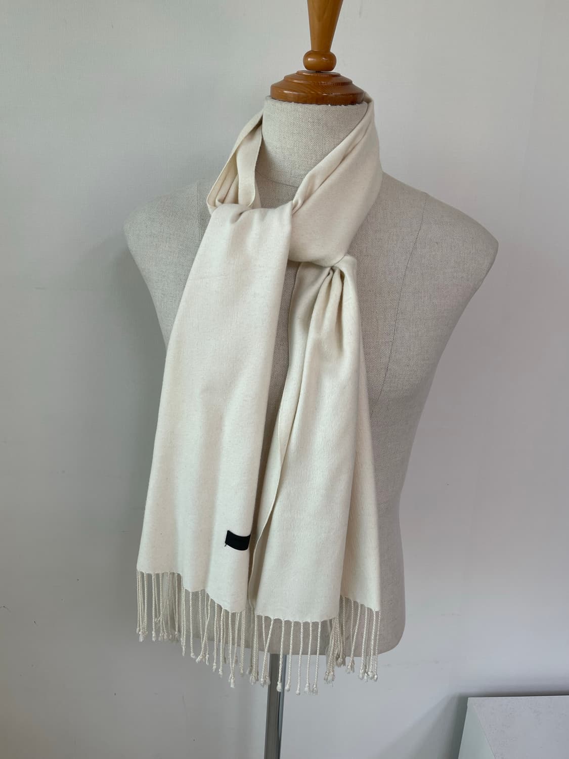 꼼사 데 모드 크림화이트 머플러 상품이미지6