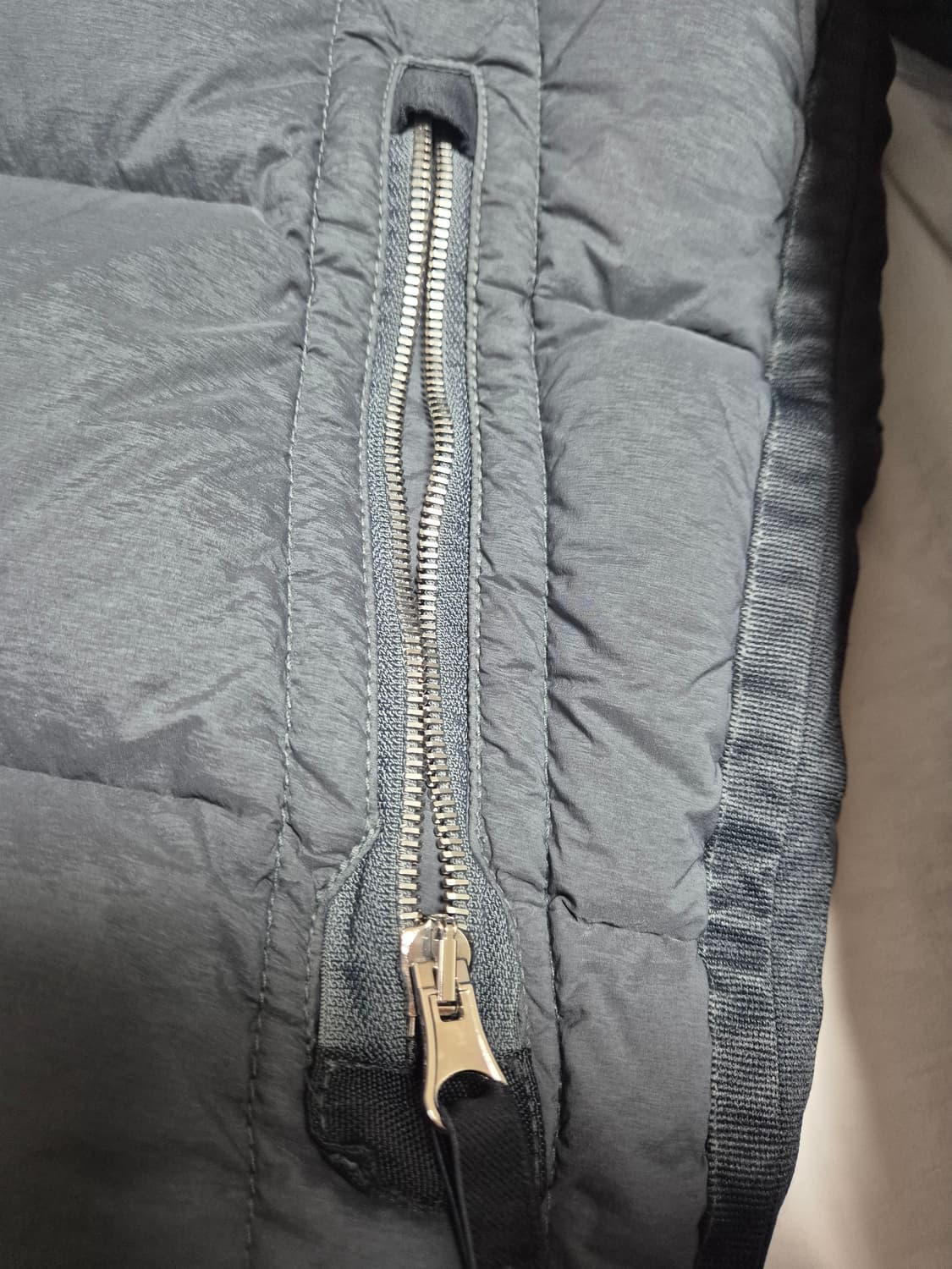 스톤 아일랜드 심리스 터널 23FW S사이즈 상품이미지6