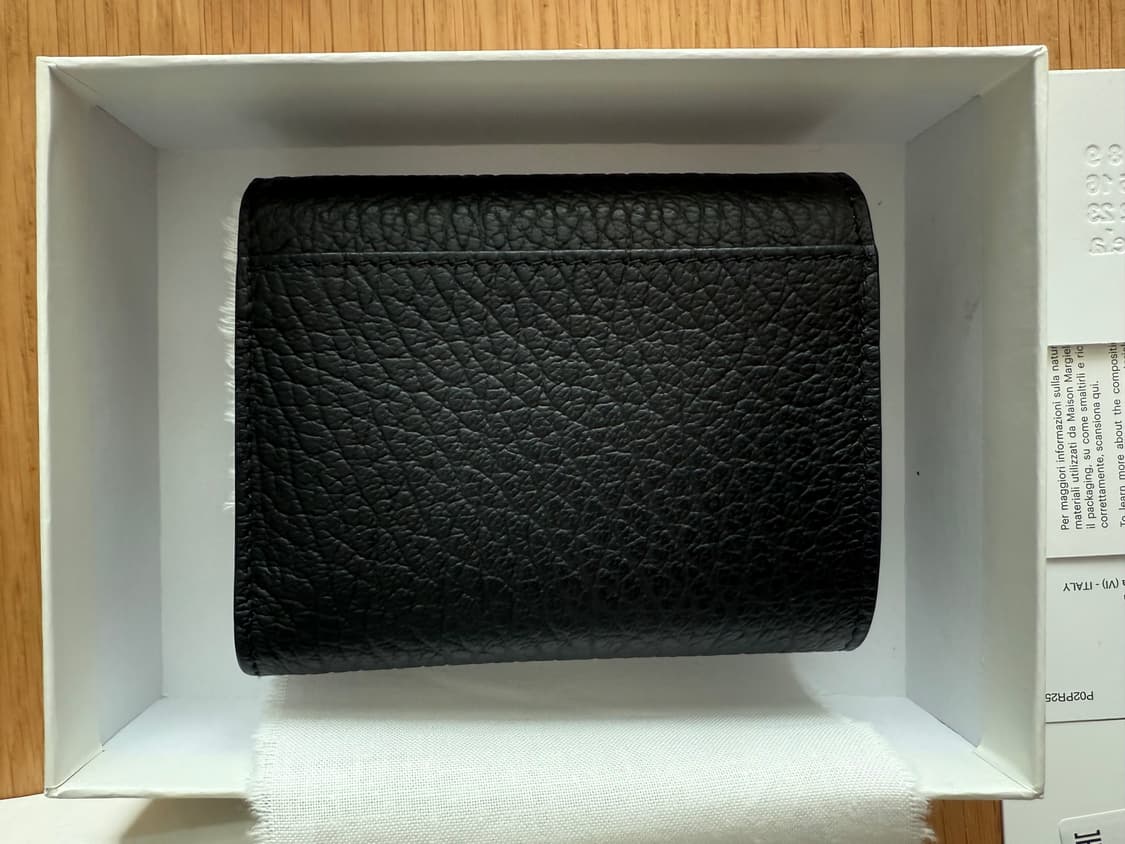 메종 마르지엘라 스티치 폴드 중지갑 블랙(새상품) 상품이미지4