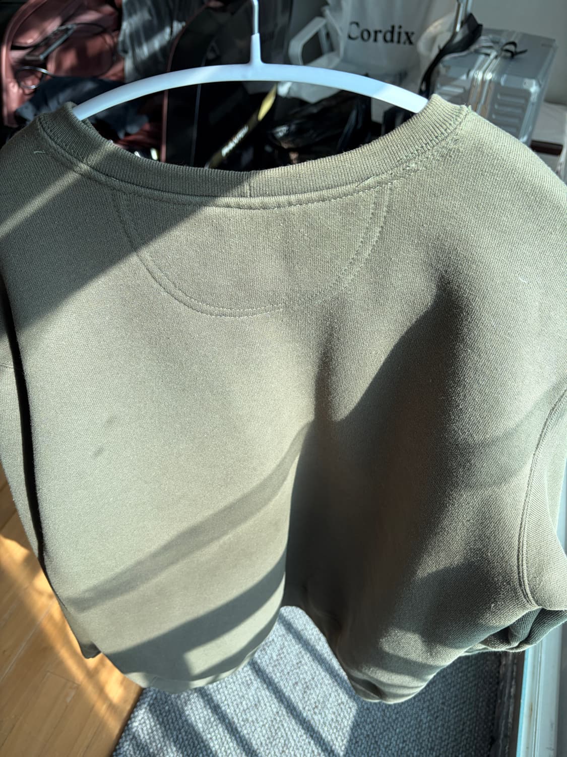 칼하트 카키 맨투맨(M) 상품이미지2