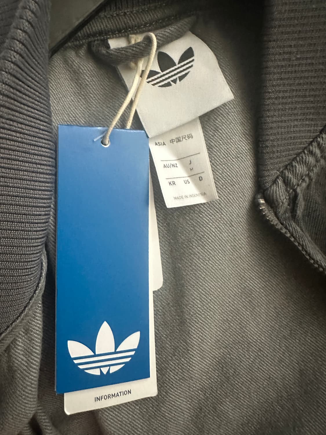 (아디다스) (SST 아디컬러 루즈 SST 데님 블랙 워시 자켓) (M) 상품이미지3