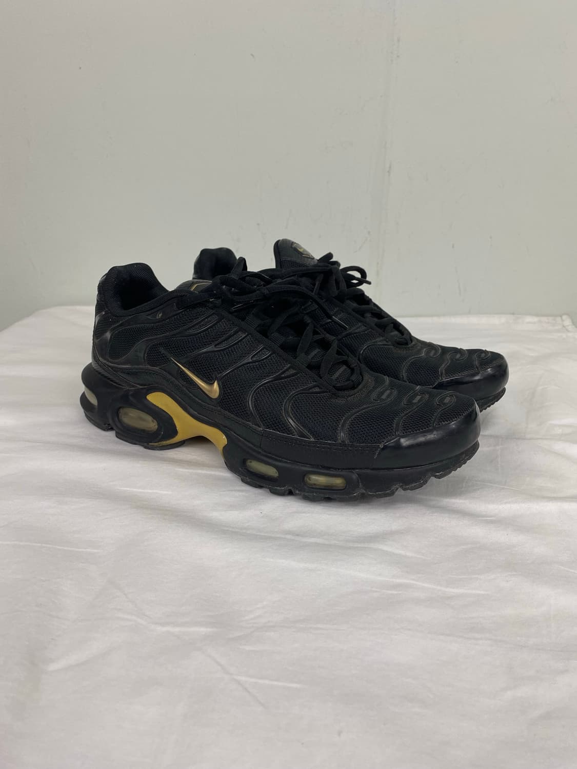 나이키 에어맥스 플러스 블랙골드 검금 275 <70> 상품이미지3