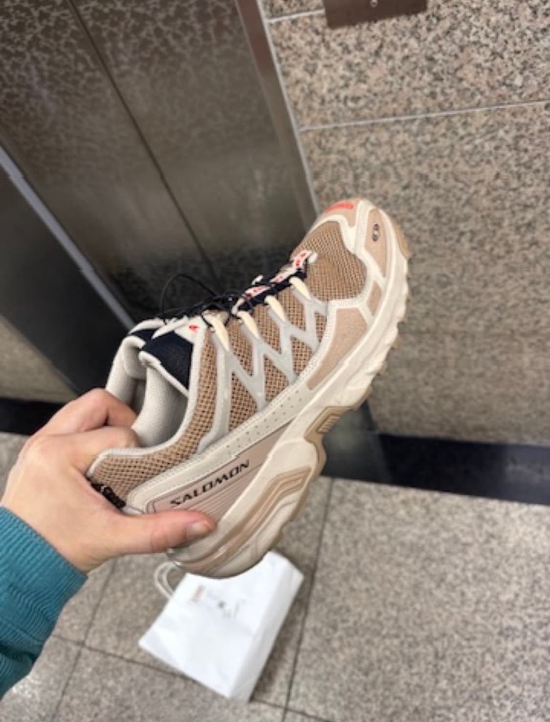 살로몬 ACS OG 내추럴 시멘트 운동화 상품이미지1