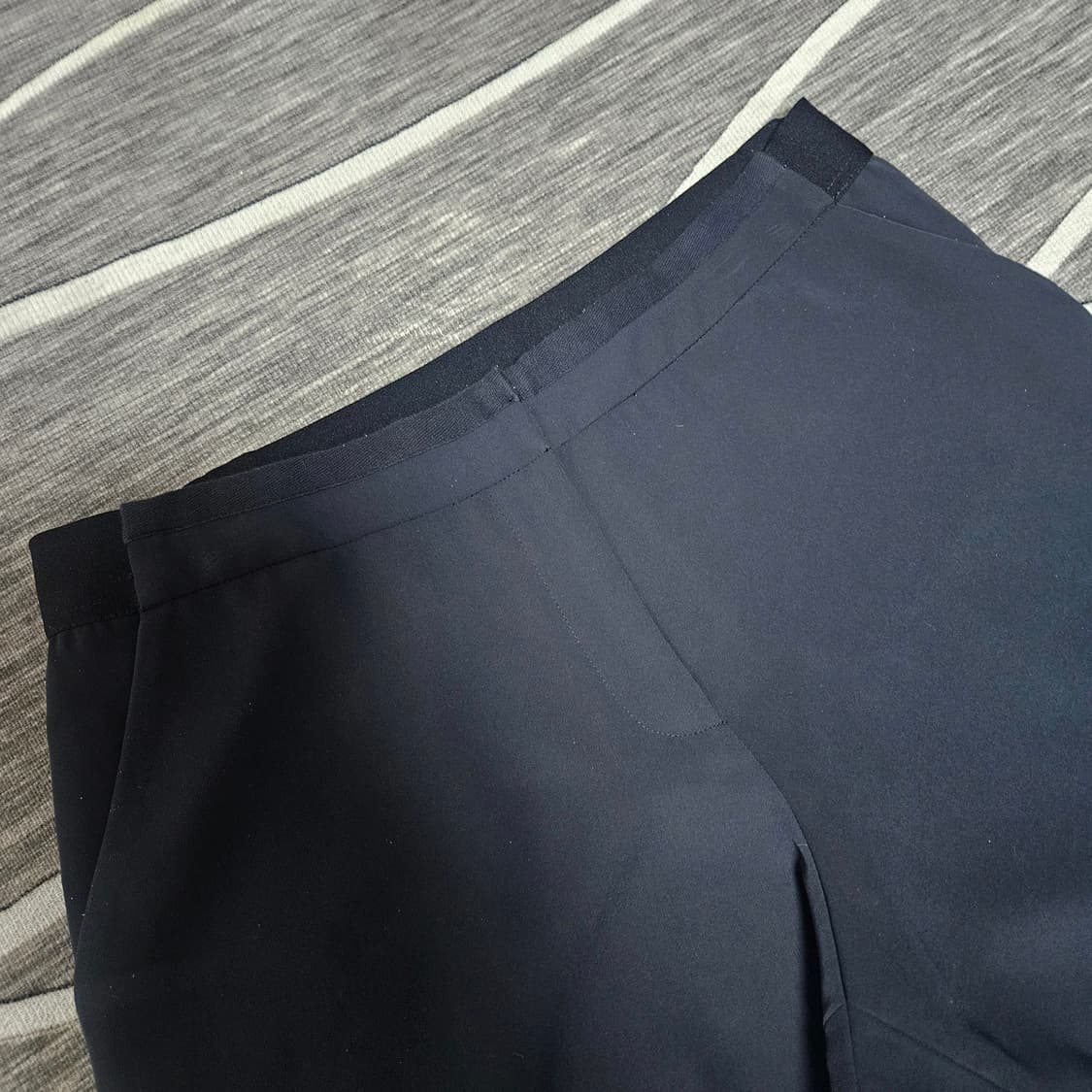 아르마니 꼴레지오니 레이온 사이드 버튼 셔링 팬츠 상품이미지8