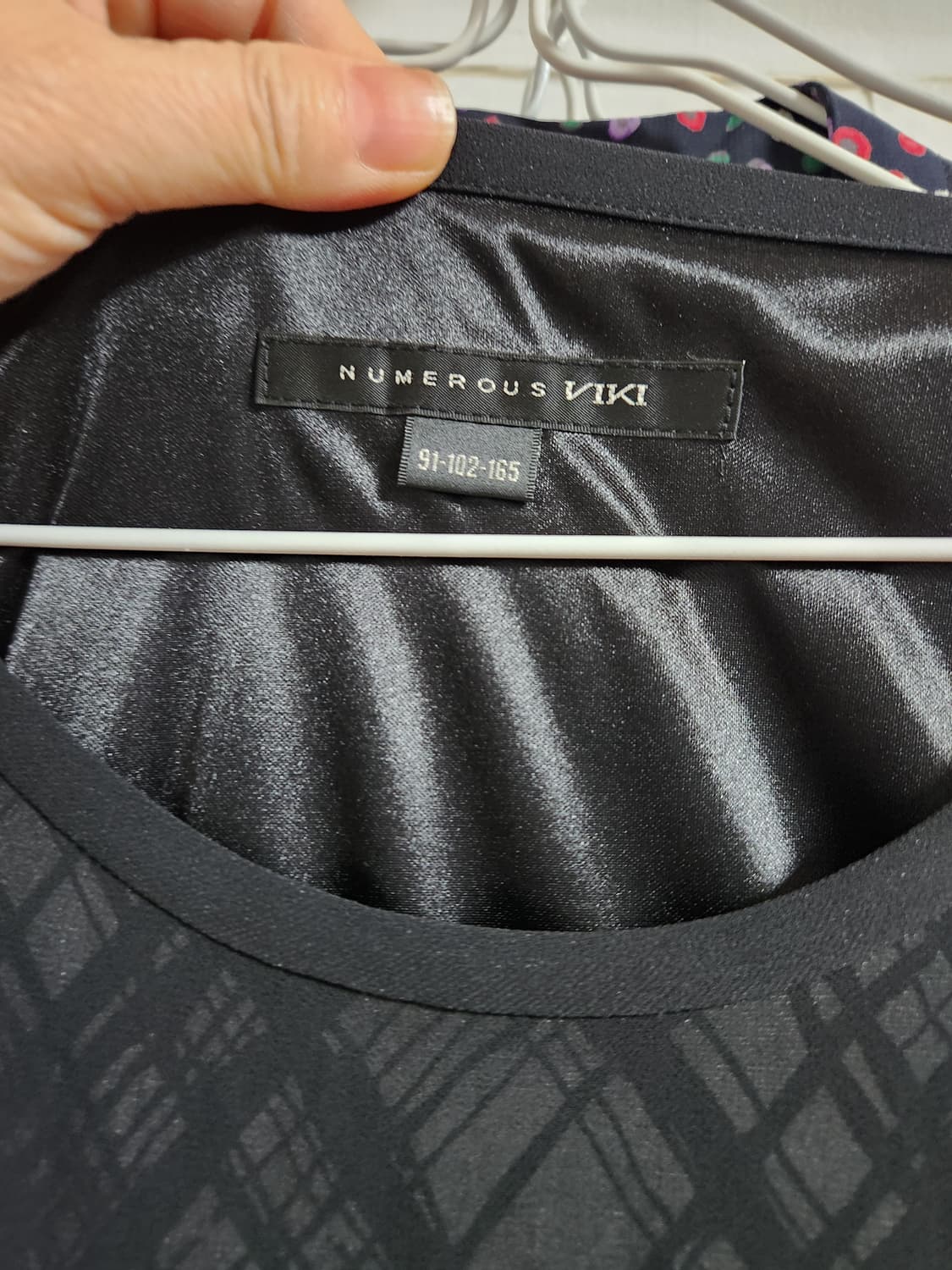 VIKI 블랙 체크 패턴 쉬폰 원피스66~77 상품이미지5