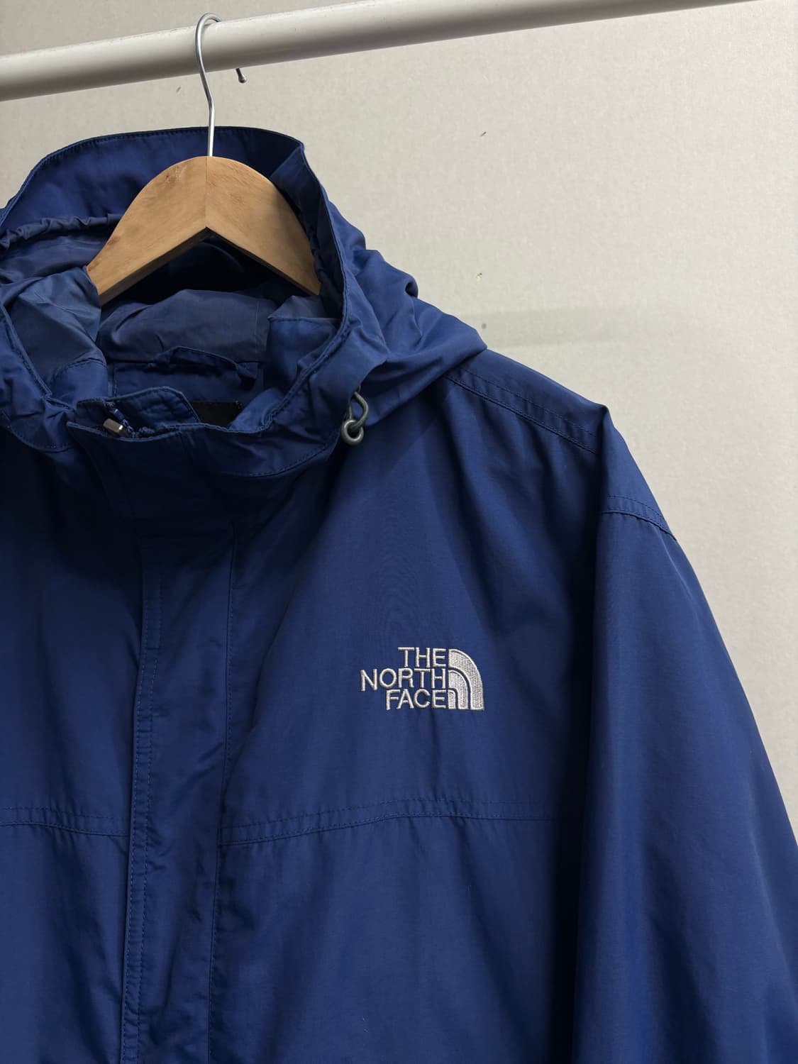 노스페이스 블루네입 후디 윈드자켓 상품이미지2