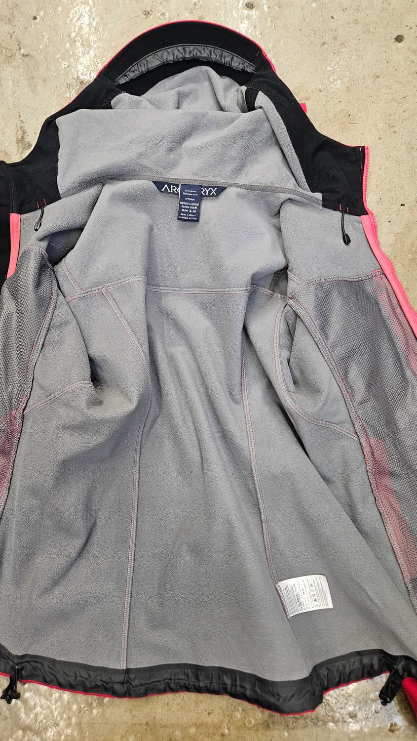 (정품) 아크테릭스 여성 바람막이 자켓 M 상품이미지4