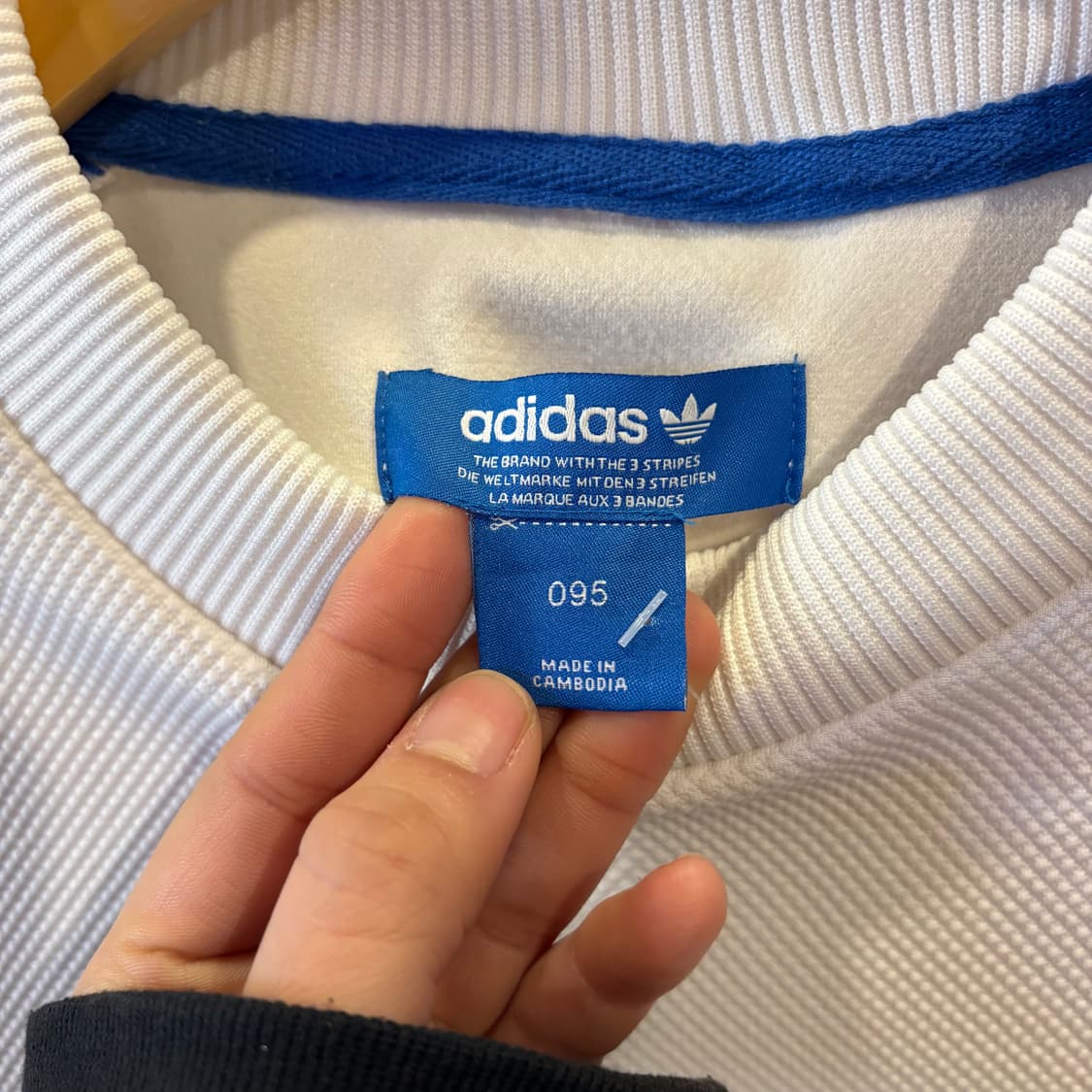 아디다스 화이트 블루 텐노지 크루 스웻셔츠 상품이미지4