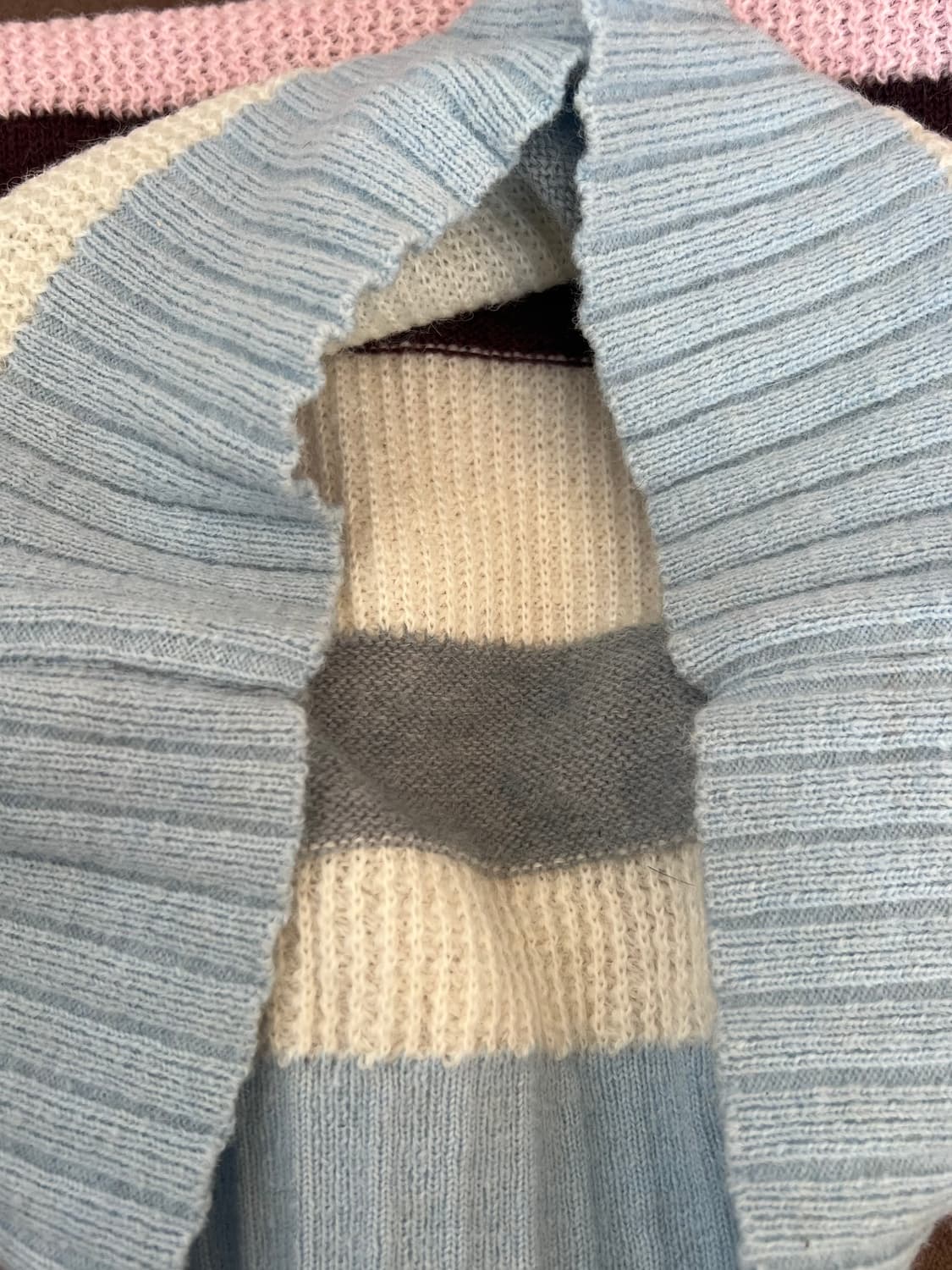 비비안 여성 핑크 스트라이프울니트 오픈카라니트  상품이미지6