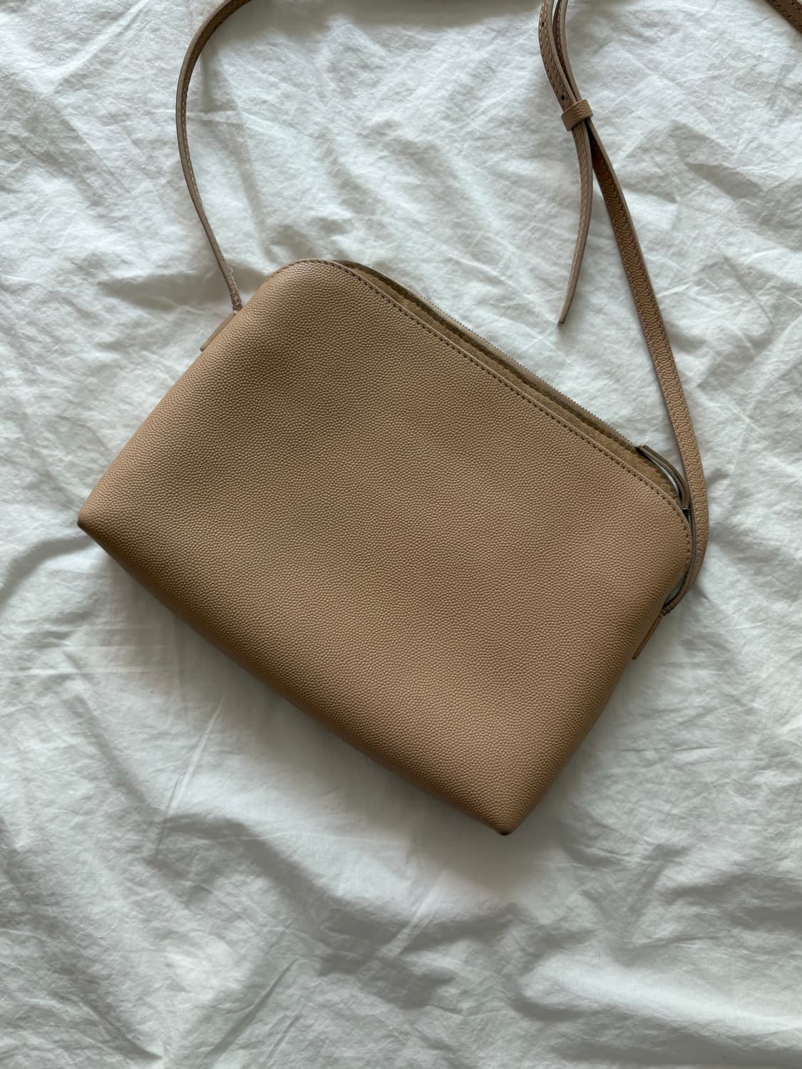 Therow 더로우 크로스백 베이지 상품이미지3