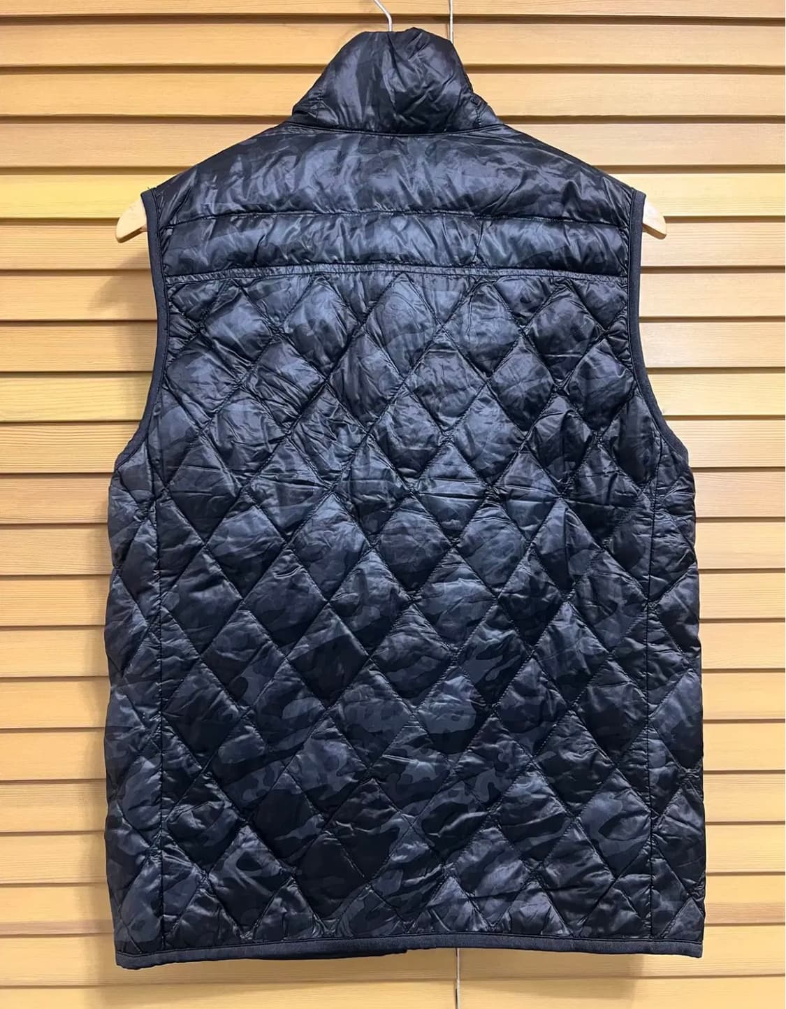 유니클로 남성 카모패턴 다운조끼 경량패딩조끼 상품이미지3