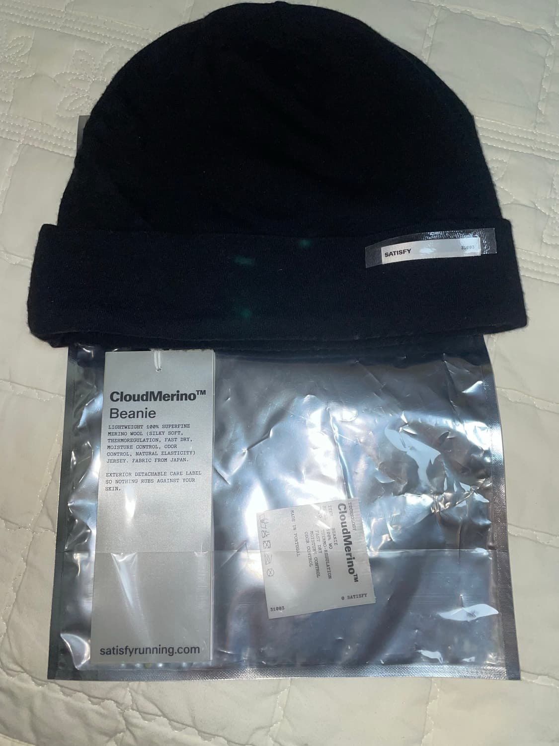 SATISFY 클라우드 메리노 비니 블랙 상품이미지1