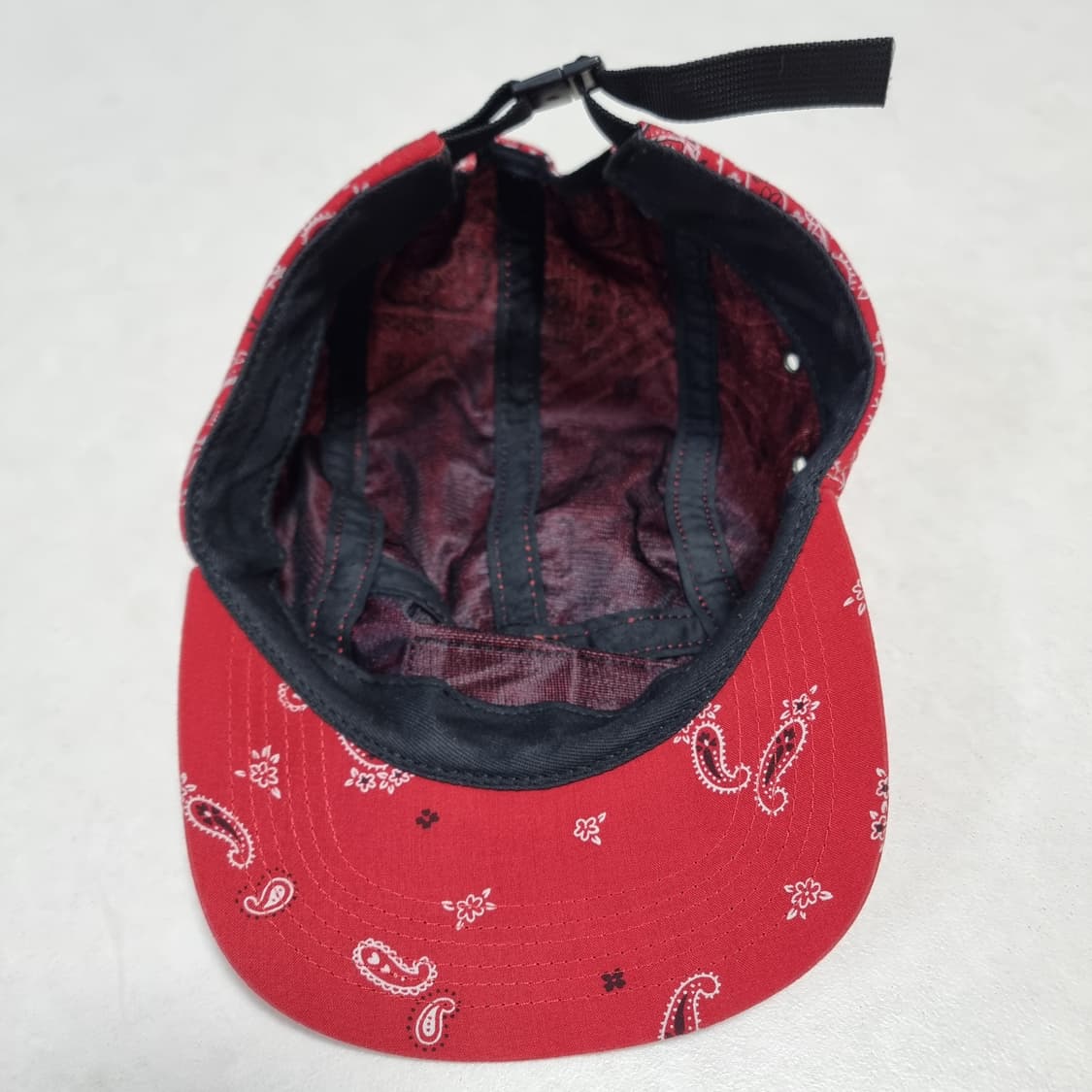 슈프림 반다나 캠프캡슈프림 반다나 캠프캡슈프림 반다나 캠프캡슈프림 반다  상품이미지4