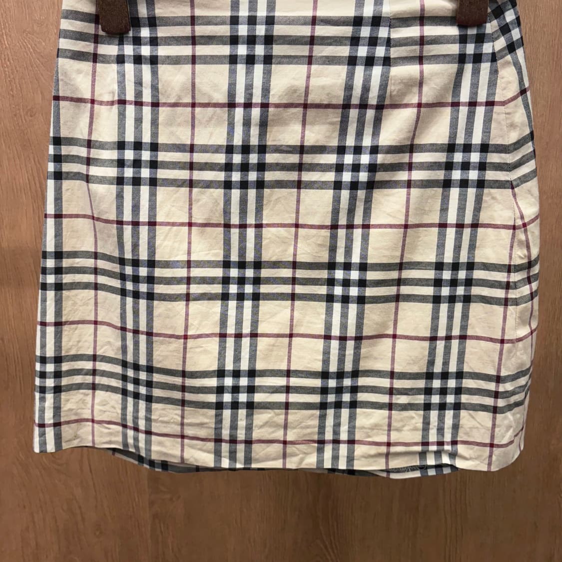 버버리 런던 미니 스커트 노바 체크 패턴 디테일 H라인 베이지 상품이미지5
