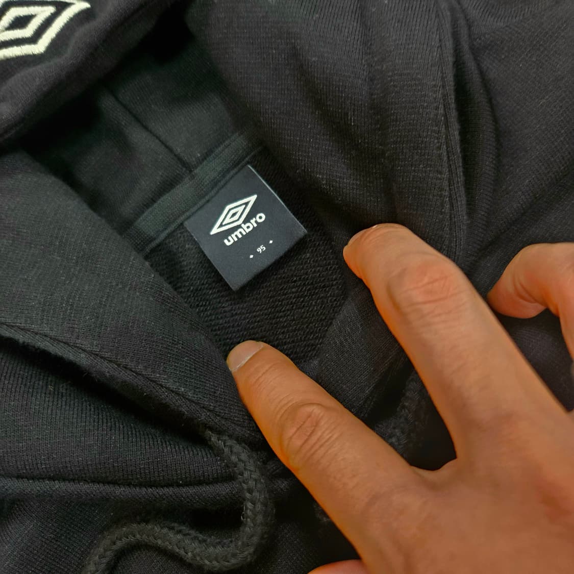 엄브로(UMBRO) 20Fw 빅프린팅 후드 브렌드 자수 티셔츠 M 상품이미지6