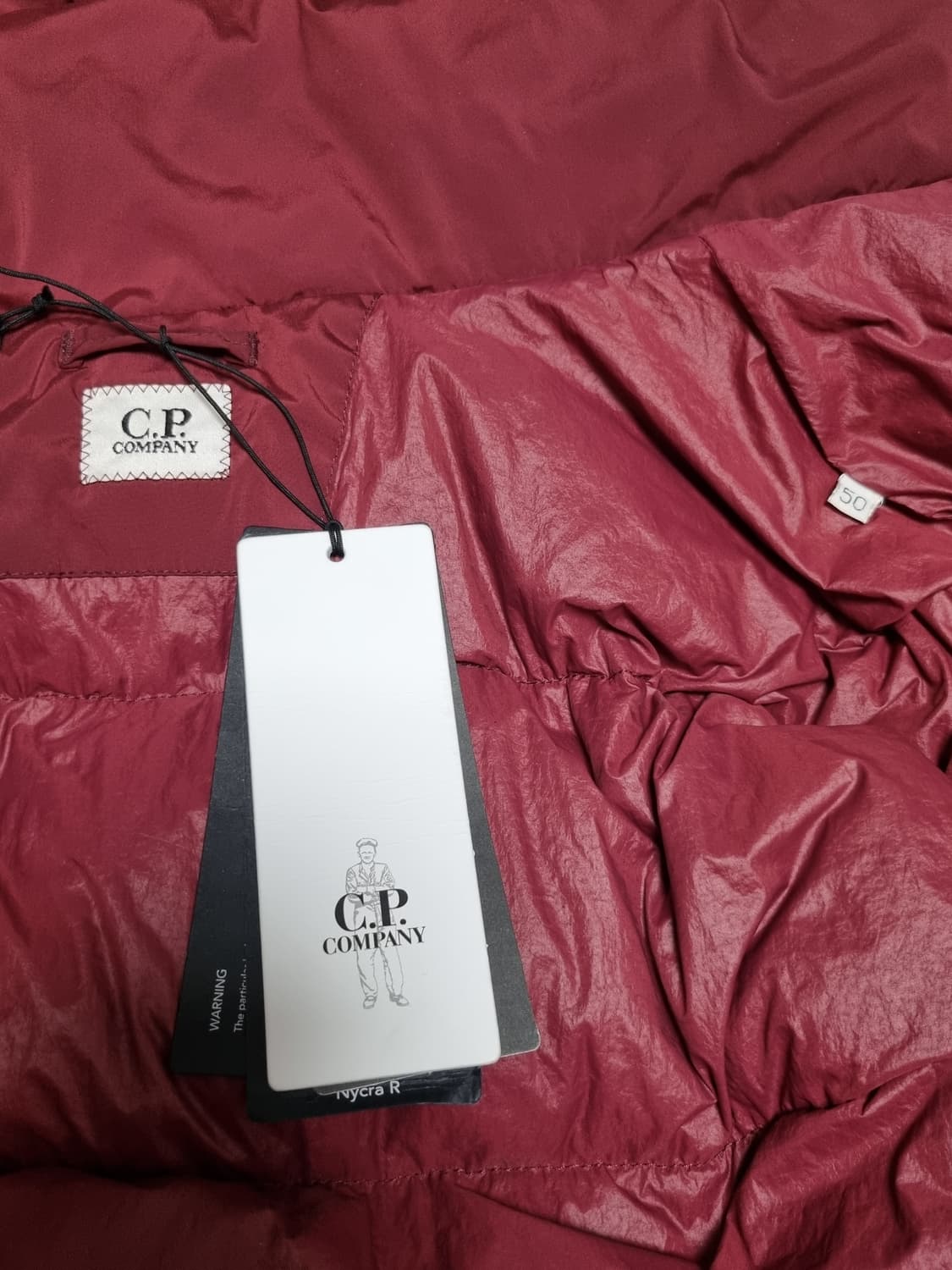 cp컴퍼니 나이크라 패딩 상품이미지3