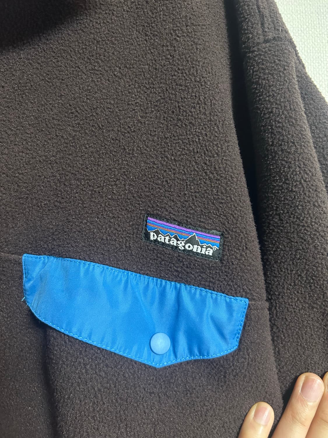 파타고니아 신칠라 다크브라운 플럼 L사이즈 (잔나비 최정훈 착용모델) 상품이미지3