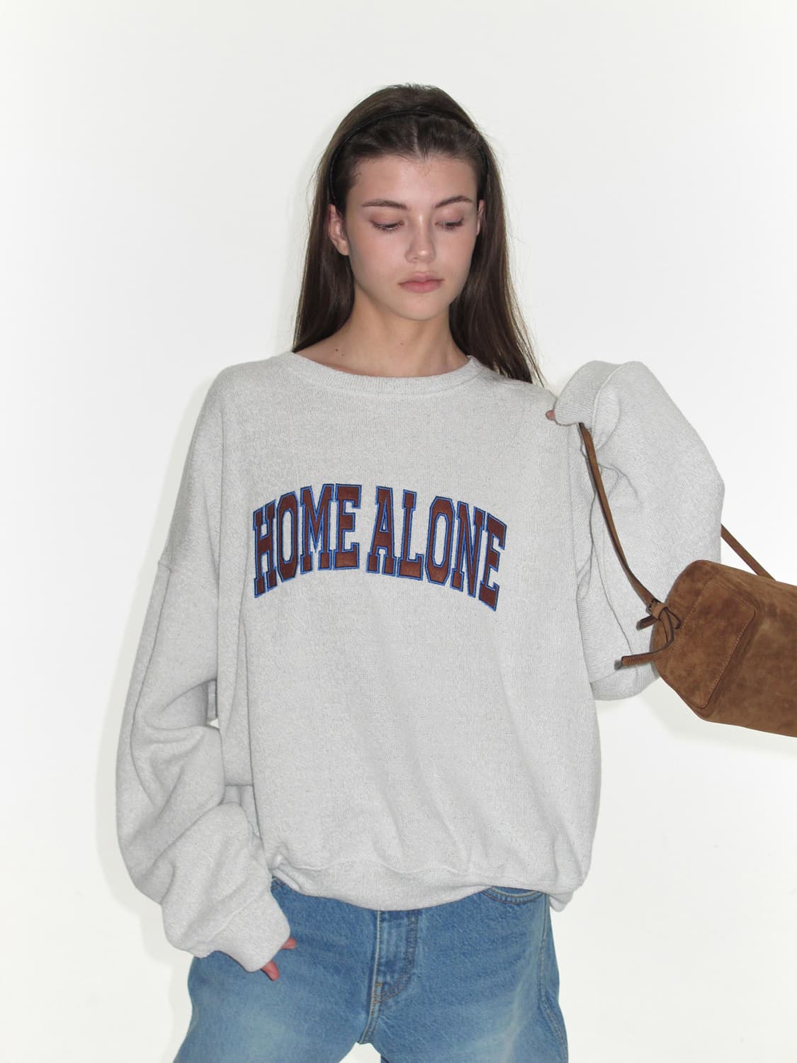 리본빛 ribbonbit Home Alone Sweatshirt 상품이미지2