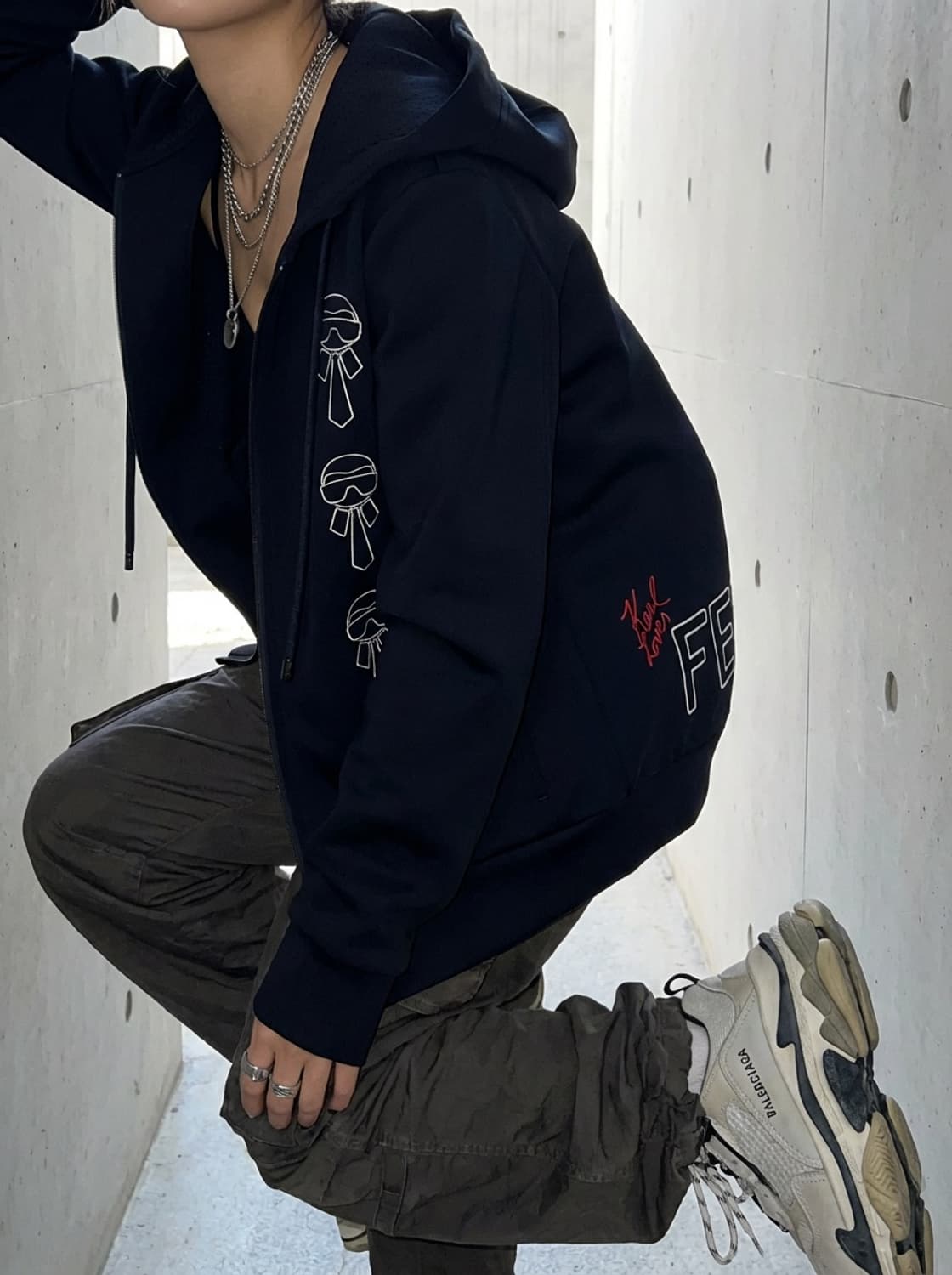 펜디 칼리그라피 후드집업 상품이미지1