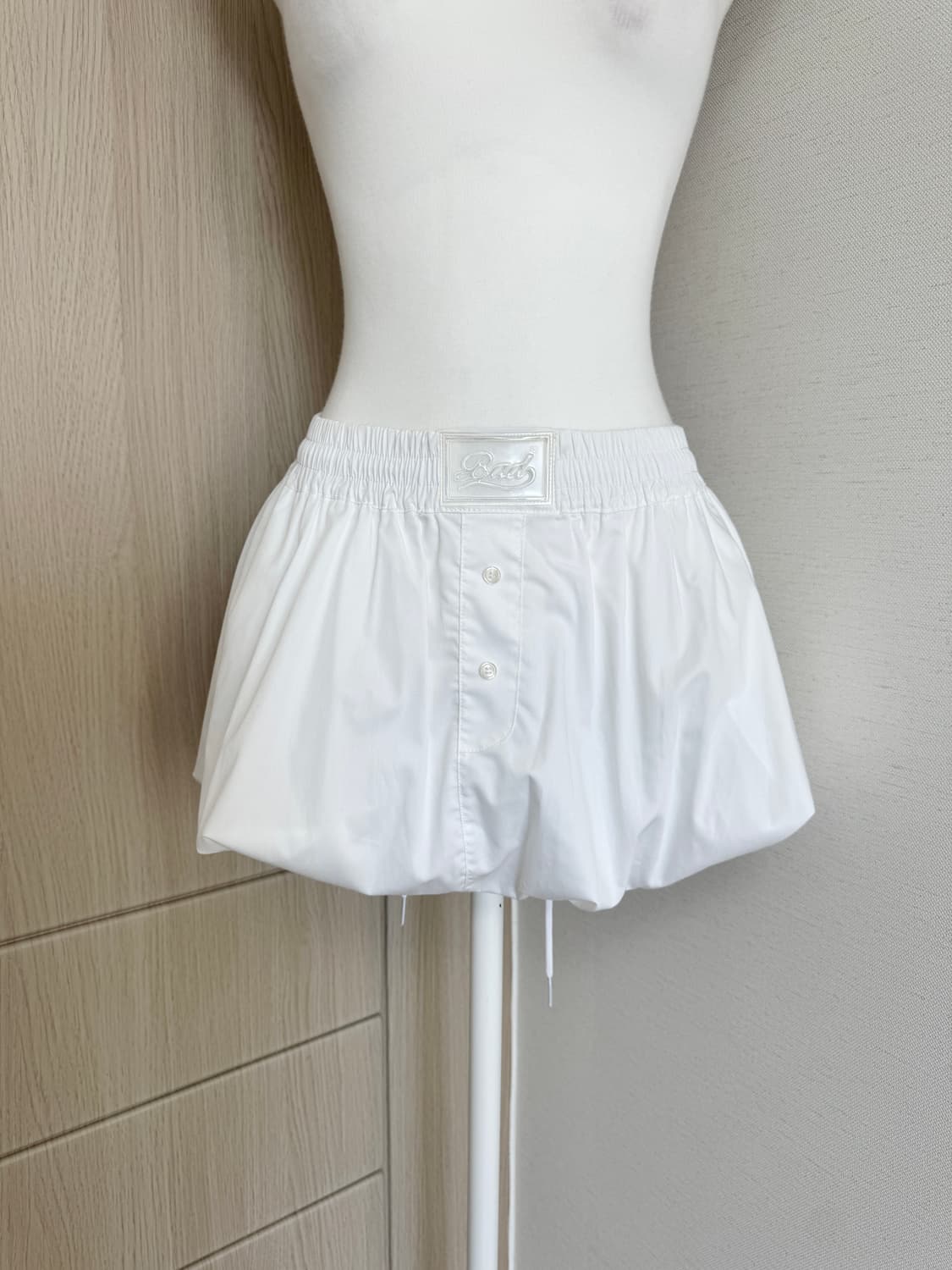 배드블러드) 벌룬 미니 스커트 화이트 S 상품이미지2