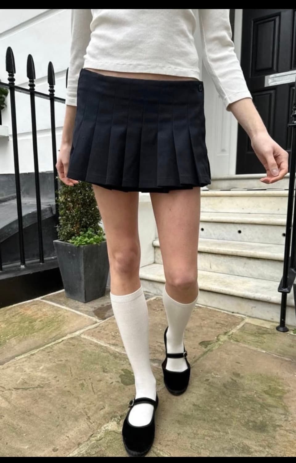 Brandy melville 블랙 스커트 새상품 상품이미지2