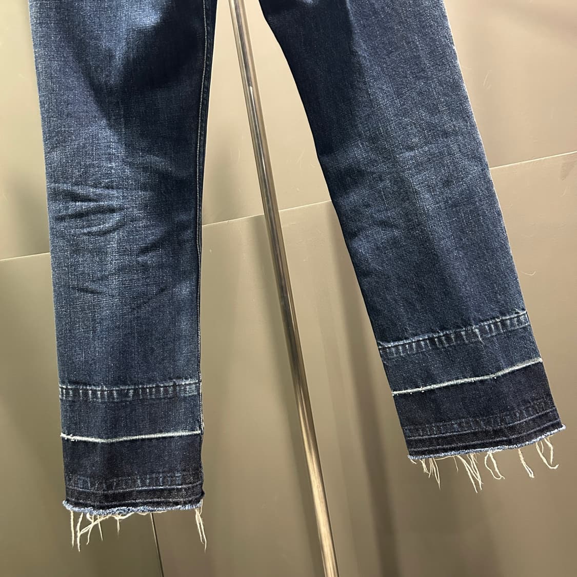 디올 컷아웃 데님팬츠 상품이미지7