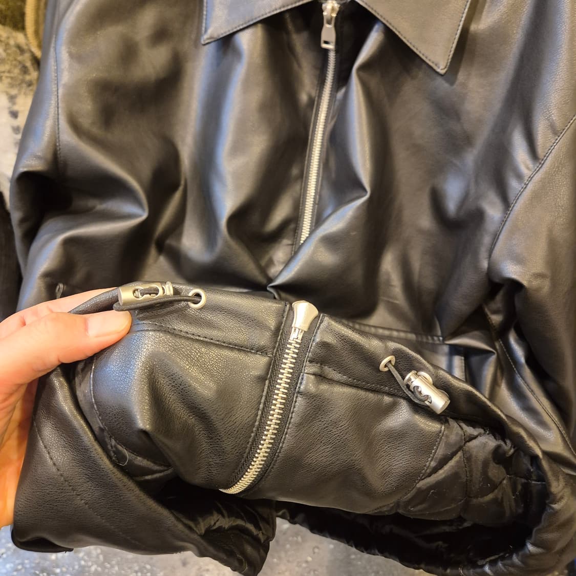 FREE(착샷잇음) 블랙 버핑레더 누빔자켓 상품이미지9