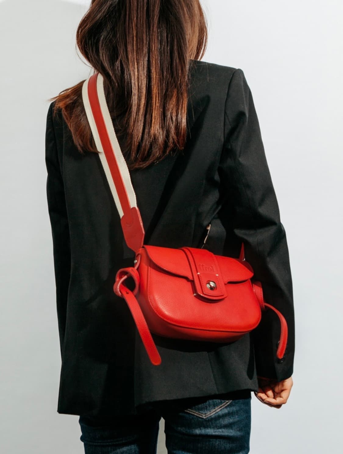 프루아 레드 가죽백 상품이미지1