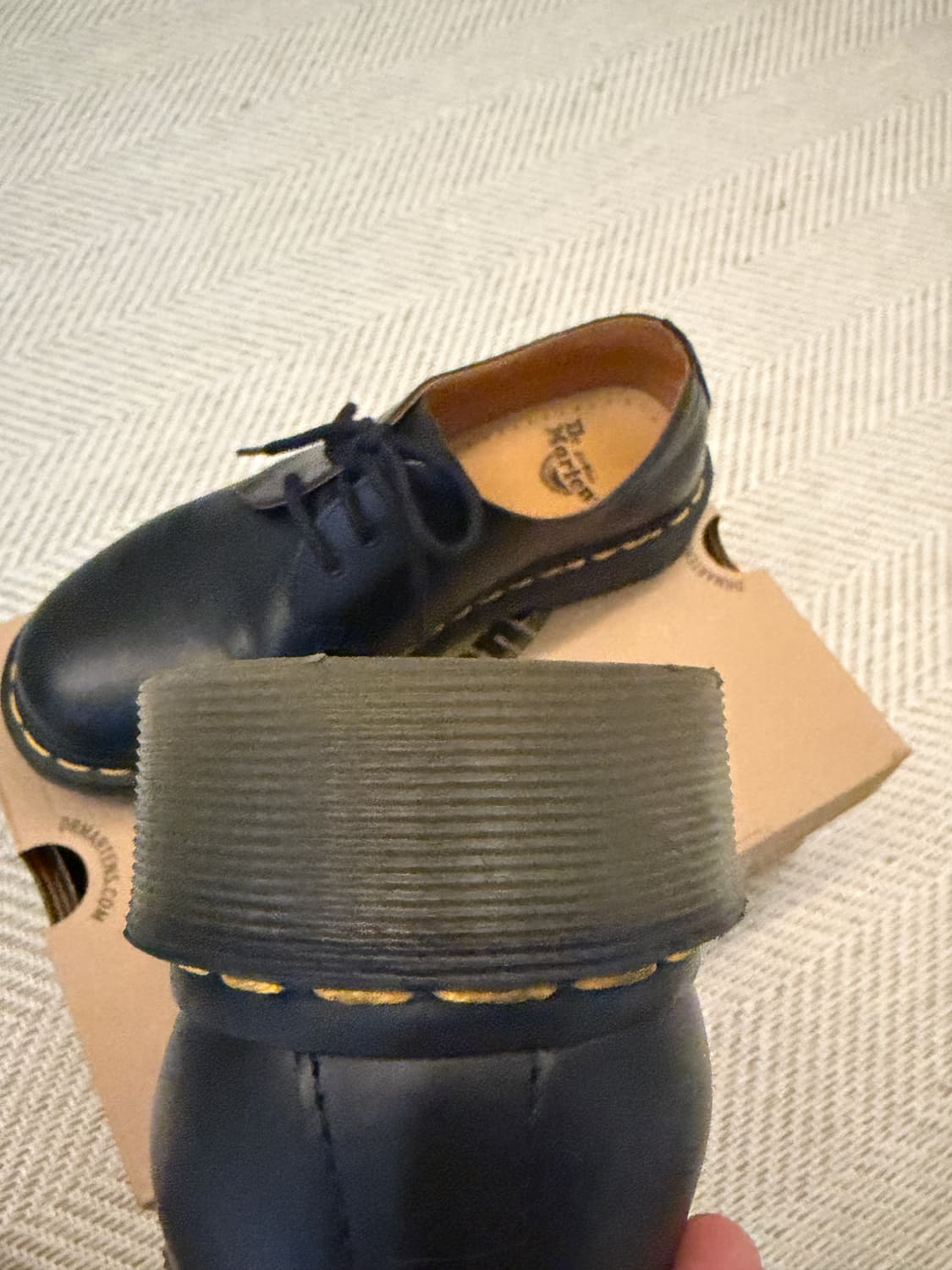 닥터마틴 1461 블랙스무스 국내매장판 250사이즈 상품이미지5