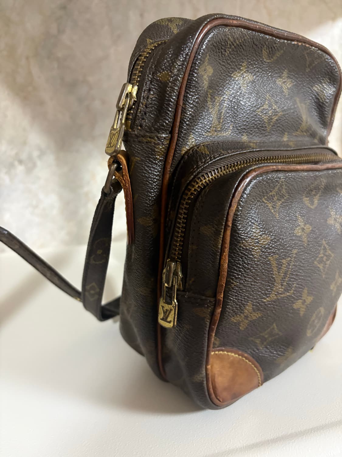 루이비통 모노그램 아마존 크로스백 상품이미지4