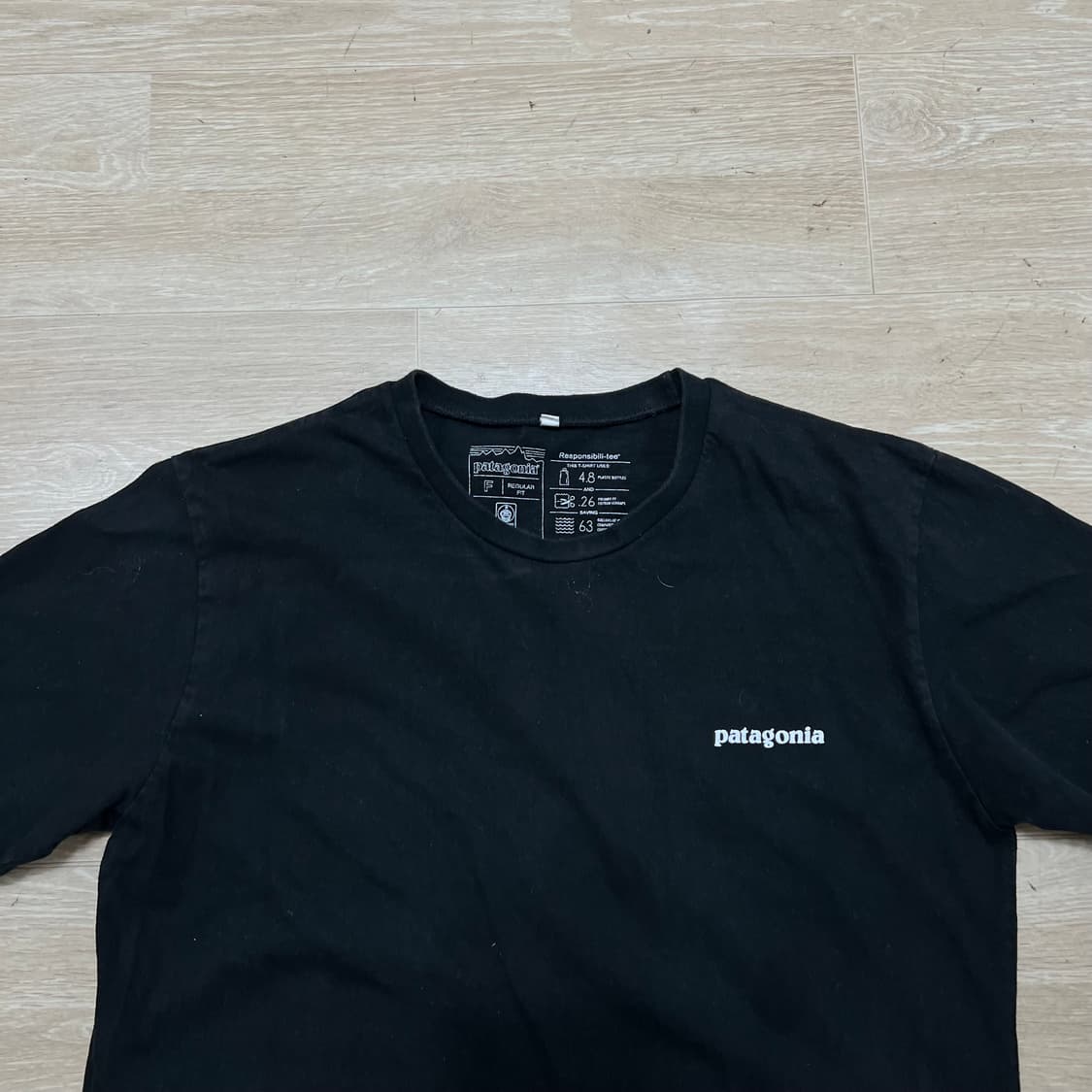 파타고니아 여성 리스폰서빌리티 빅로고 반팔 티셔츠 [블랙] FREE 상품이미지2