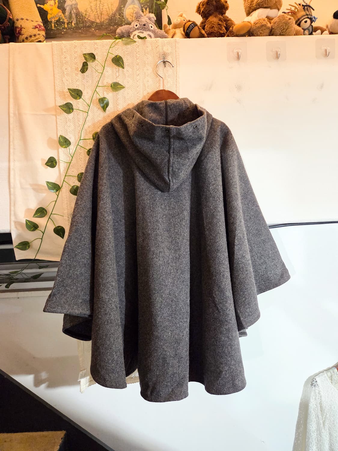 토글 버튼 케이프 코트 상품이미지5