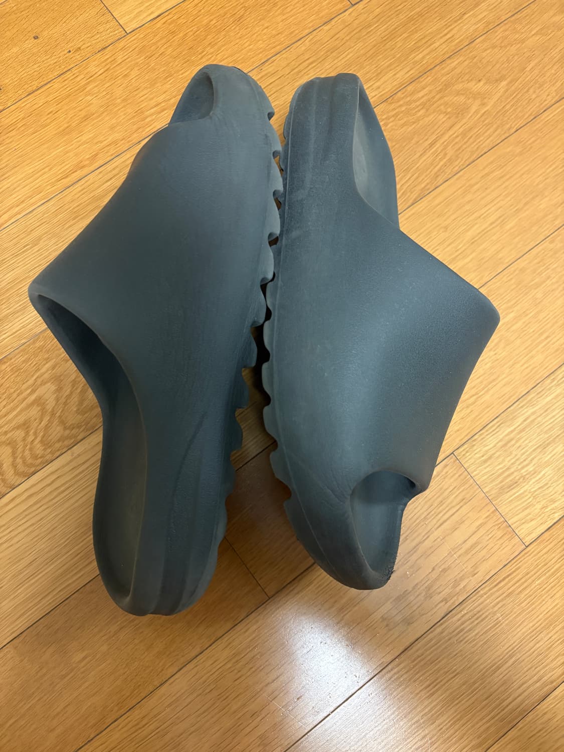 아디다스 이지슬라이드 다크오닉스 상품이미지2