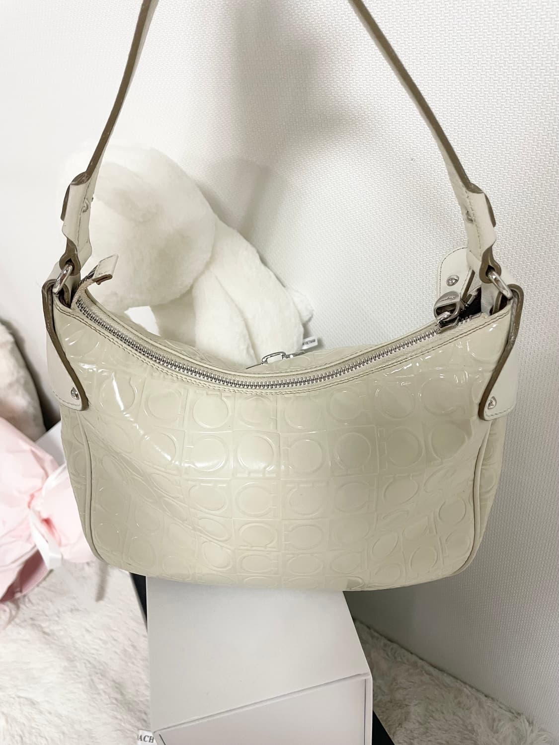 페라가모 화이트 토트백 숄더백 상품이미지5