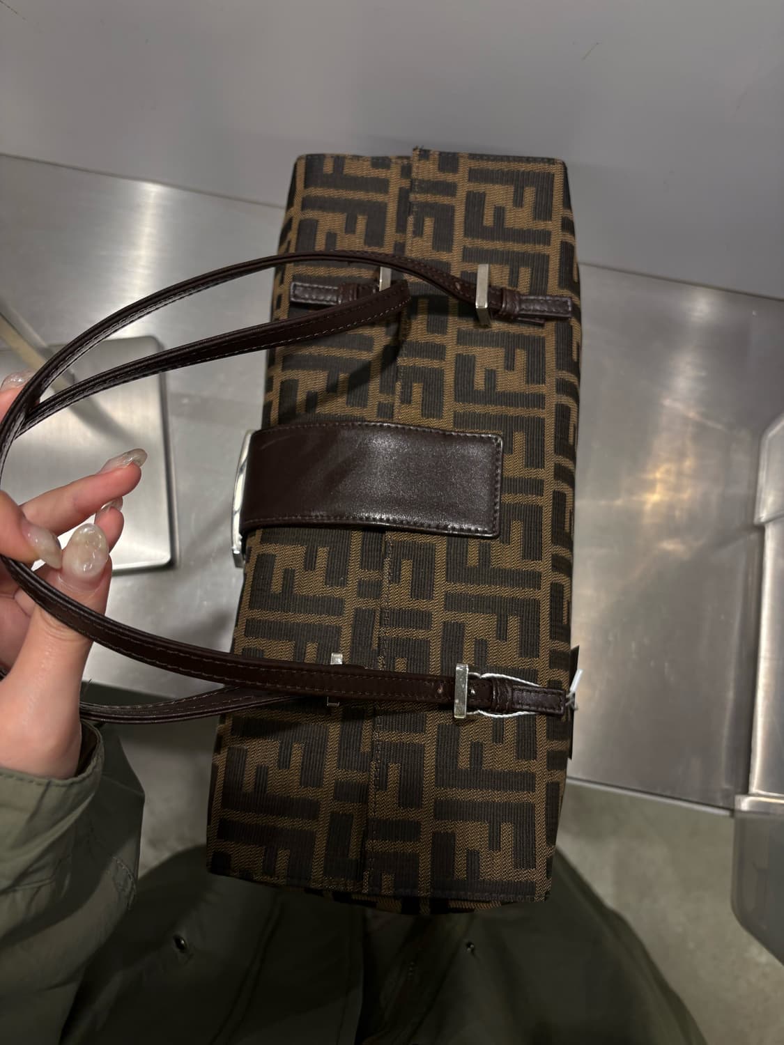 펜디 주카 패턴 캔버스 스퀘어백 상품이미지6