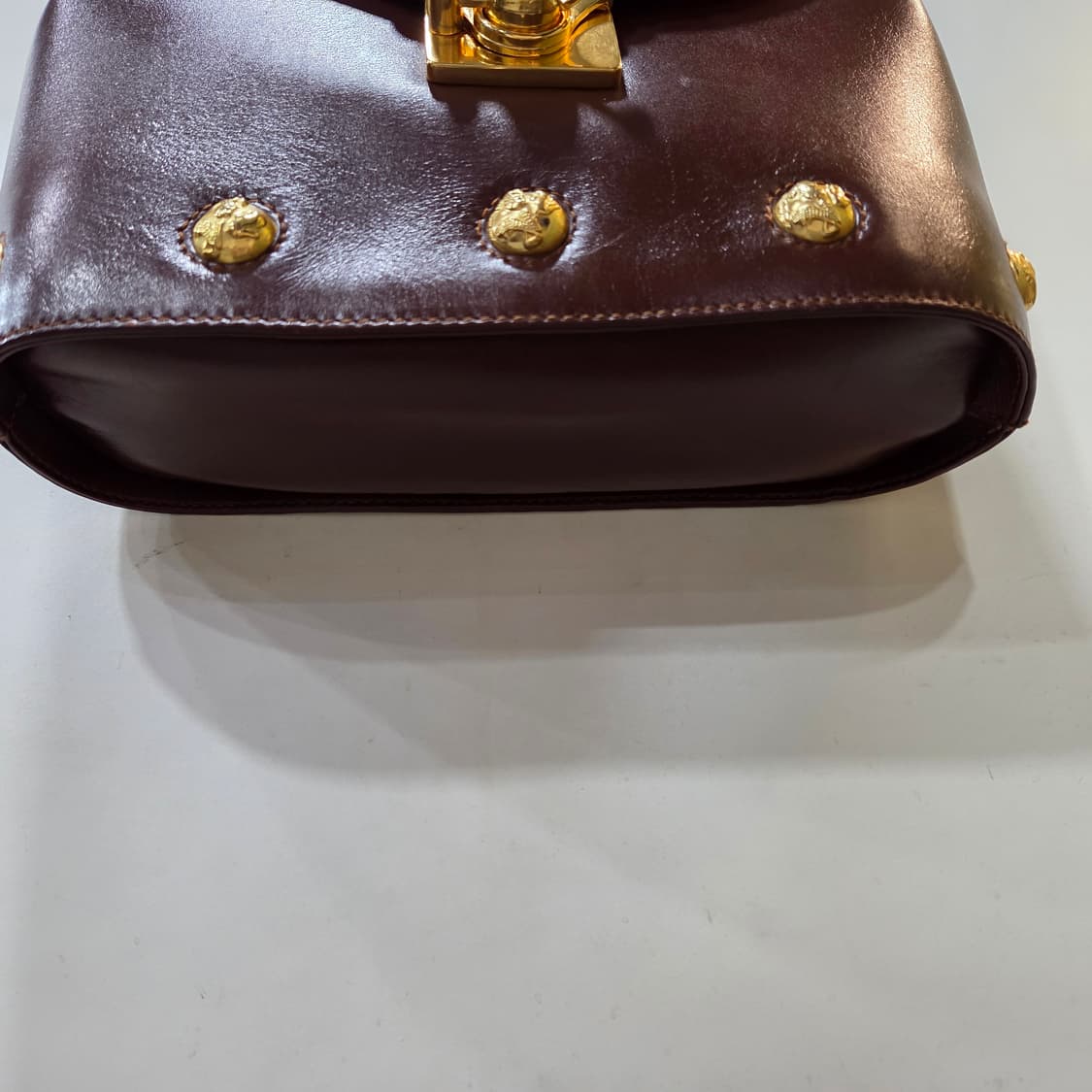 페라가모 미듐 크로스백 상품이미지4