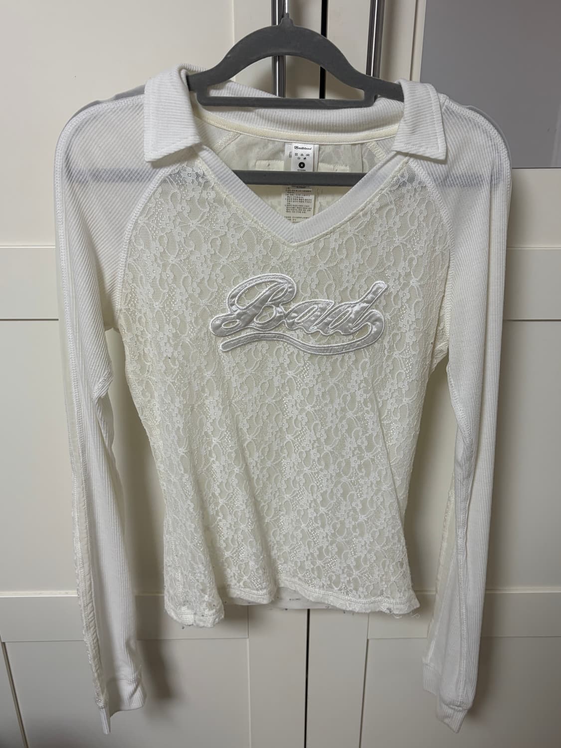 배드블러드 셀레나 폴로 티 상품이미지2