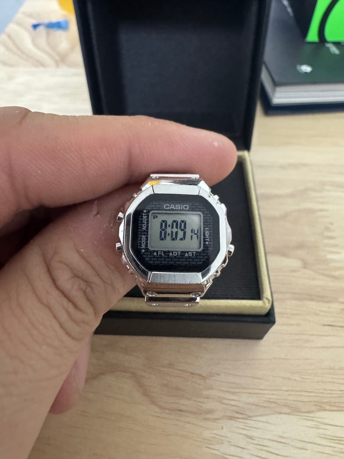 카시오 50주년 기념 링 타입 시계(한정판) CRW-001-1 상품이미지2