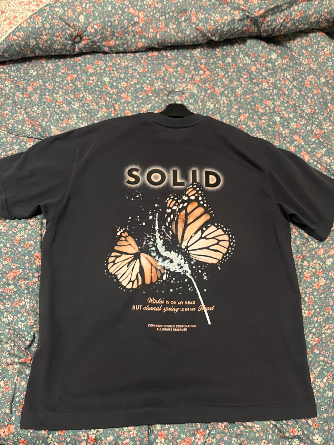 솔리드옴므 나비 백로고 그레이티셔츠 상품이미지2