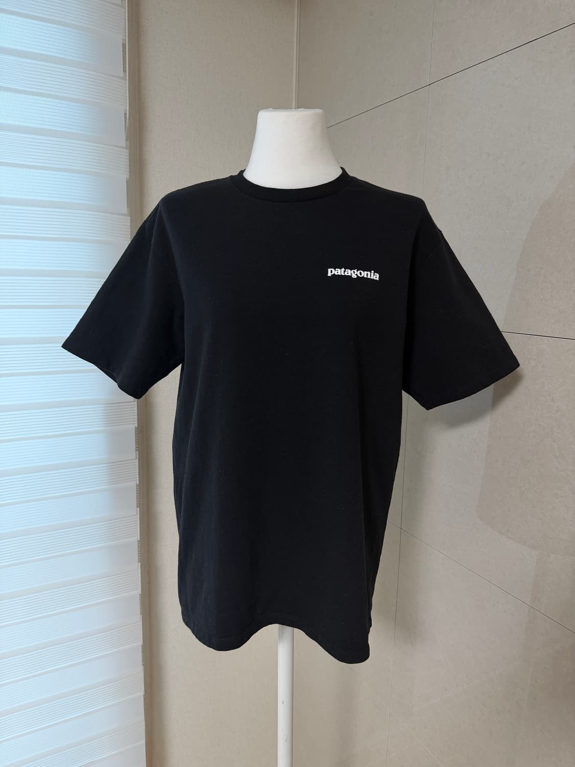 파타고니아 블랙 반팔 티셔츠 xs 상품이미지2