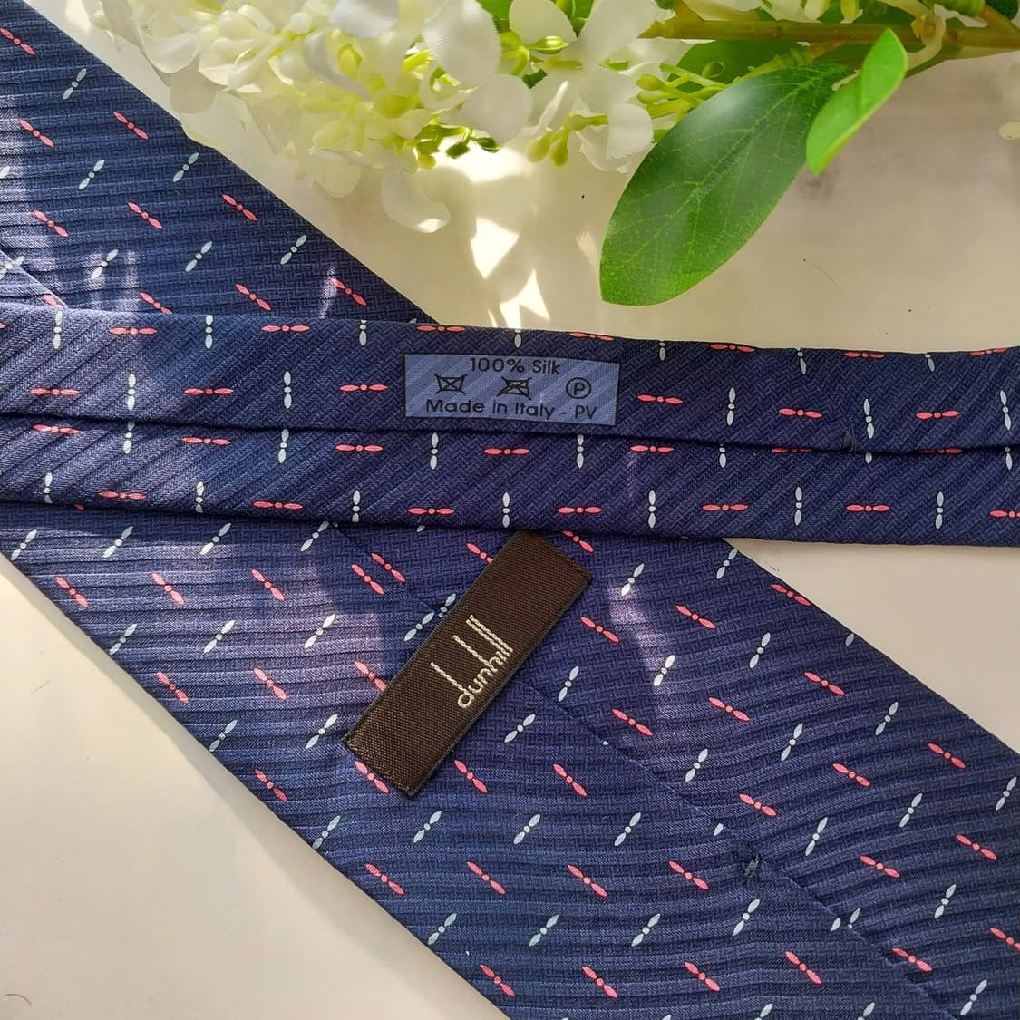 던힐 실크 네이비 프로펠러 패턴 넥타이 9.5cm A+등급 K1545
 상품이미지9