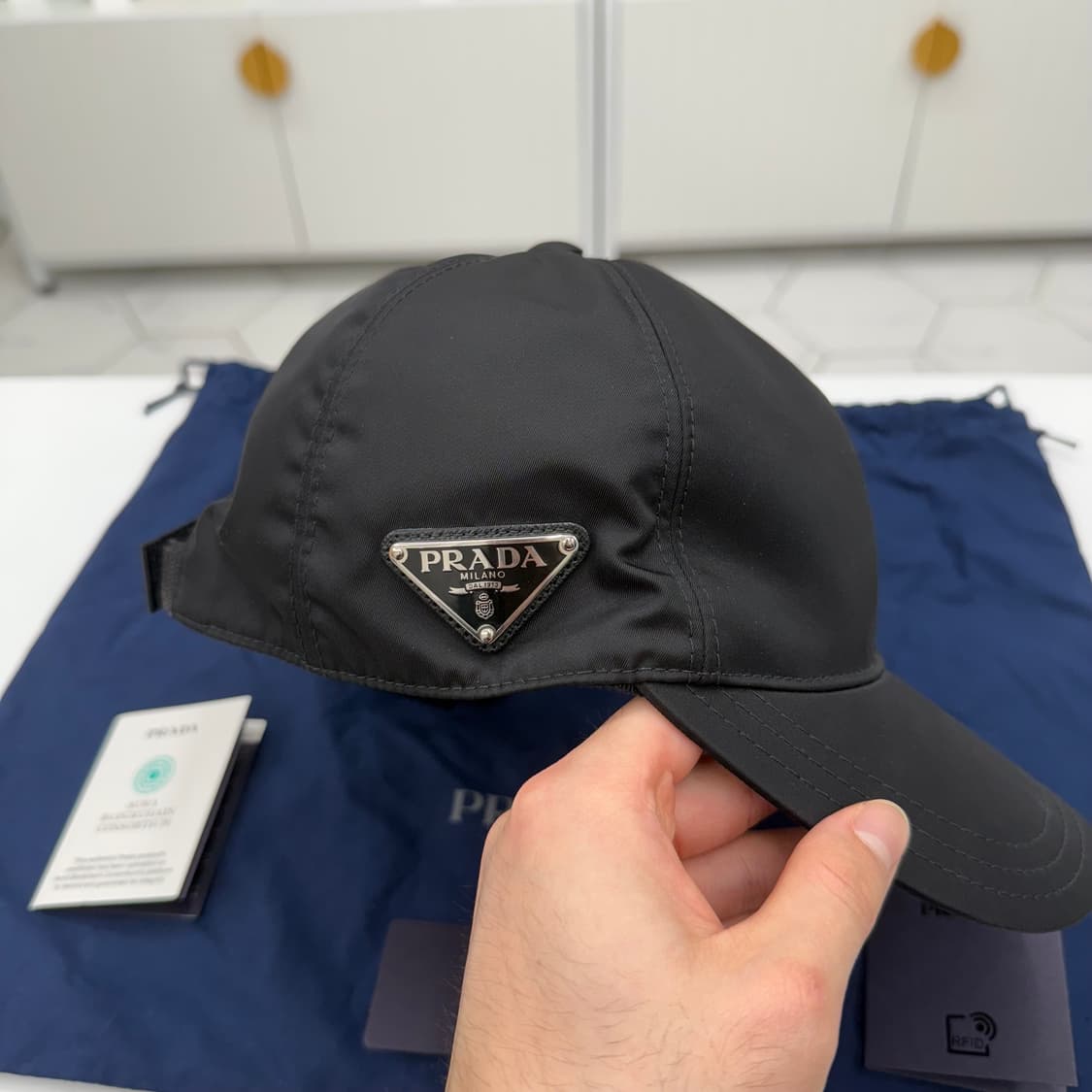 [L] 프라다 리나일론 볼캡 블랙 상품이미지3