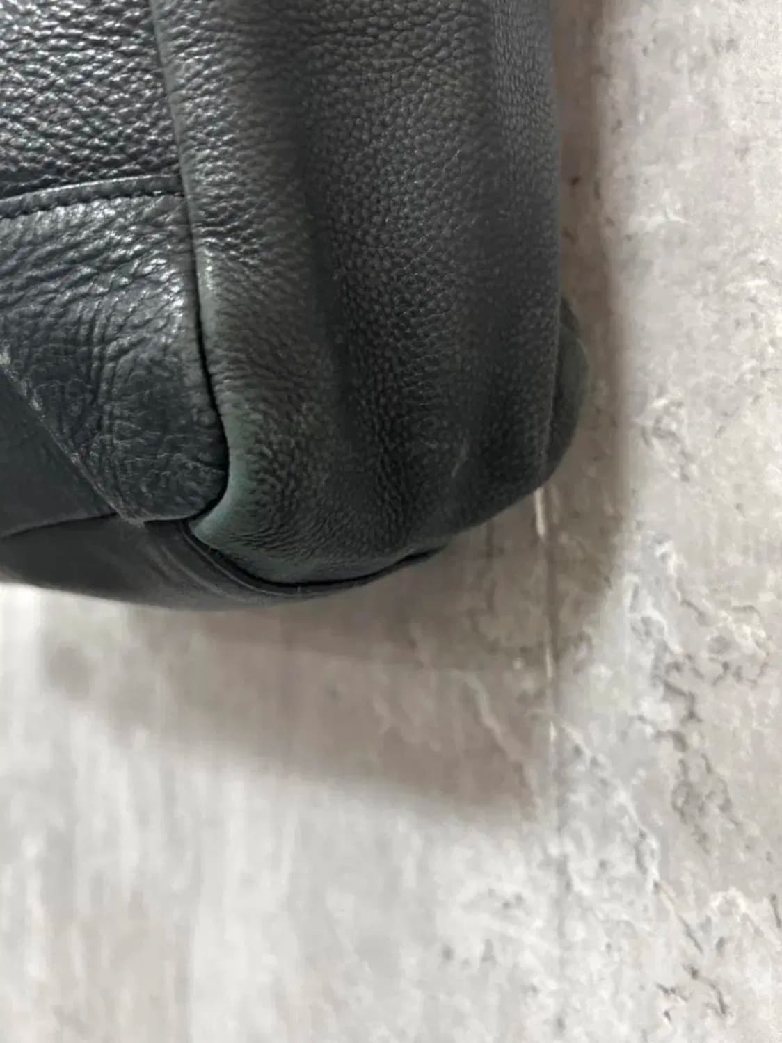 버버리 블랙 소가죽 토트백 상품이미지7