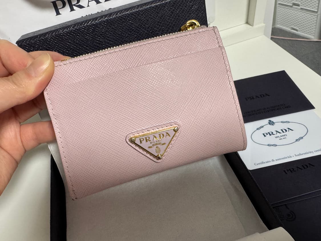 정품 프라다 카드지갑 반지갑 지퍼지갑 여성지갑 풀박스 상품이미지2