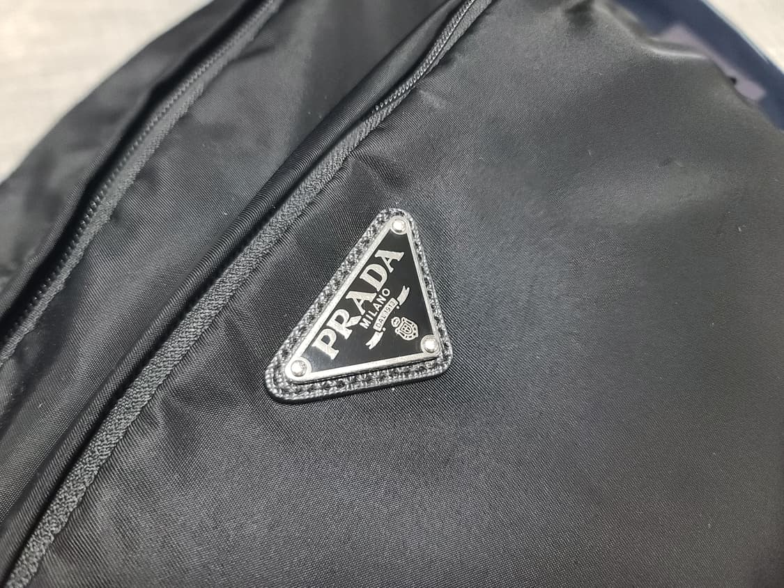 프라다 바이커백 신형 라지 크로스백 메신저백 2vh021 상품이미지3