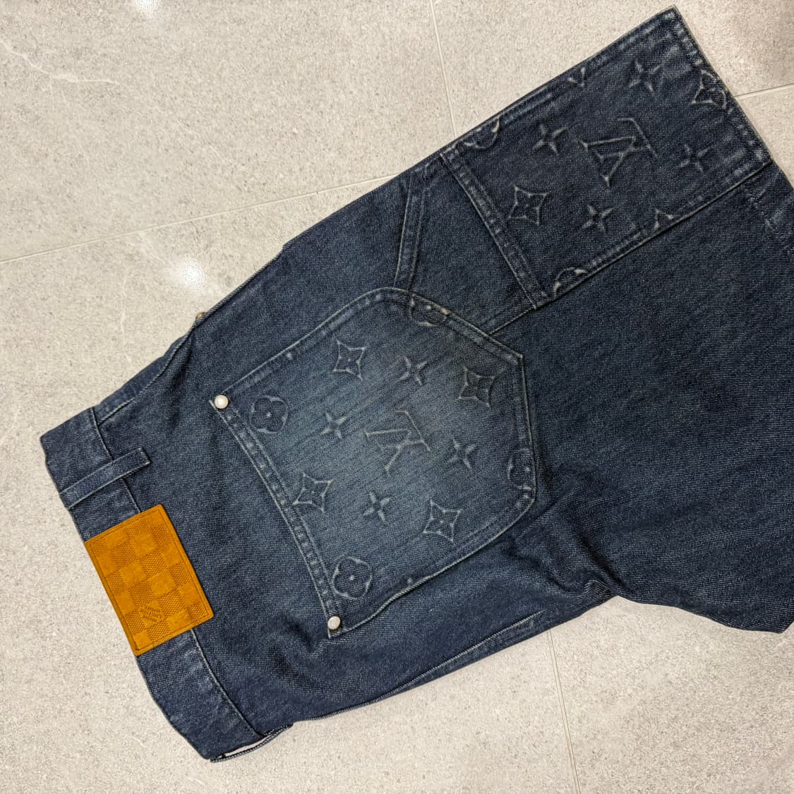 루이비통 데님 워크웨어 쇼츠 인디고 상품이미지2