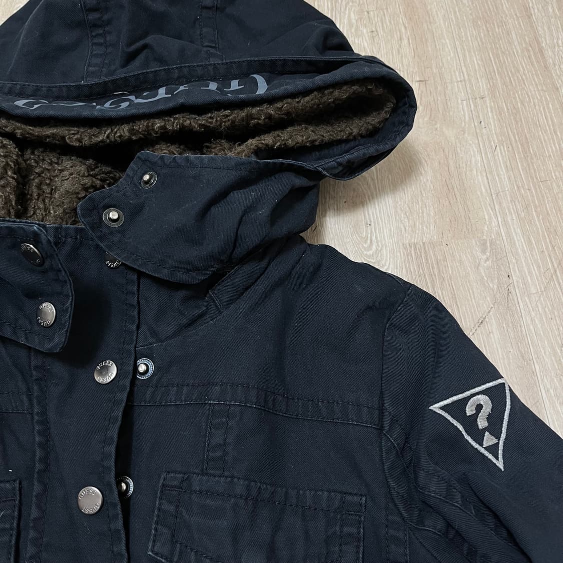 게스 GUESS 여성 쿼드포켓 양털 내피 후드 야상 점퍼 S(90) 상품이미지4