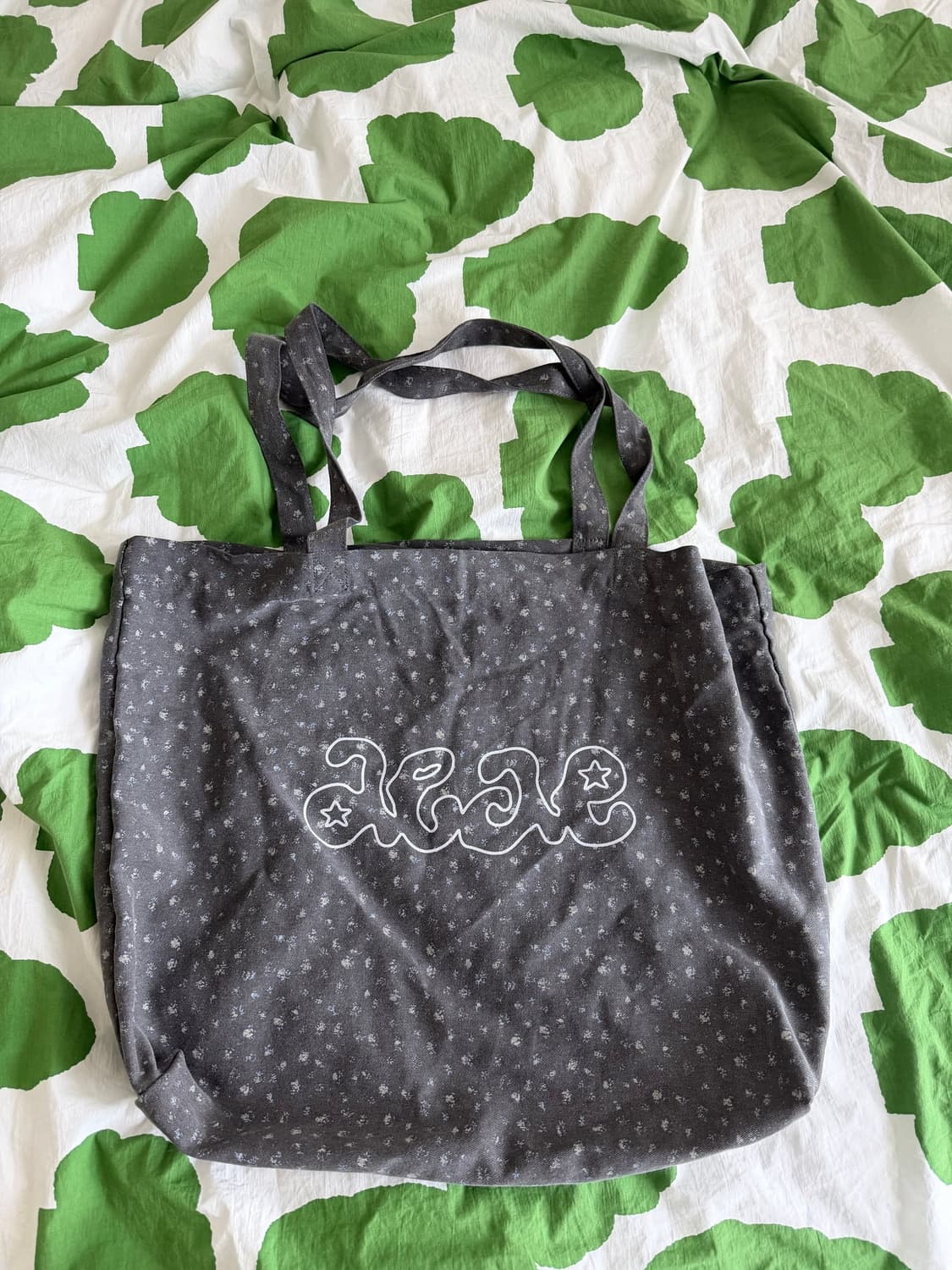 BREEZE TOTE BAG [FLOWER CHARCOAL] 상품이미지2